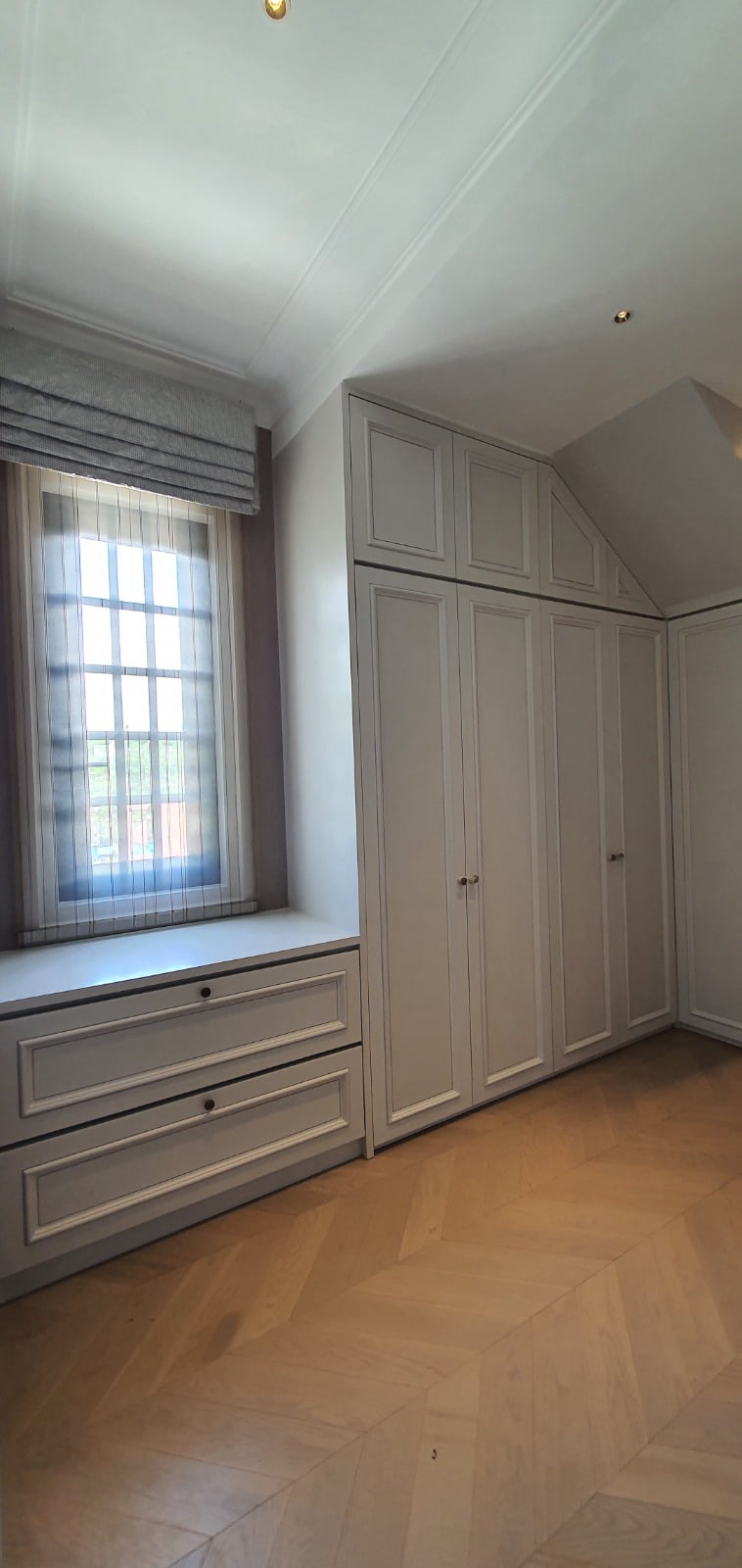walk-in-closet-wardrobe